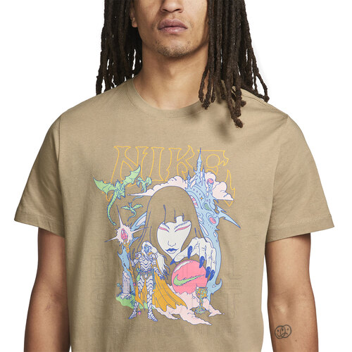 REMERA FANTASY GRAPHIC